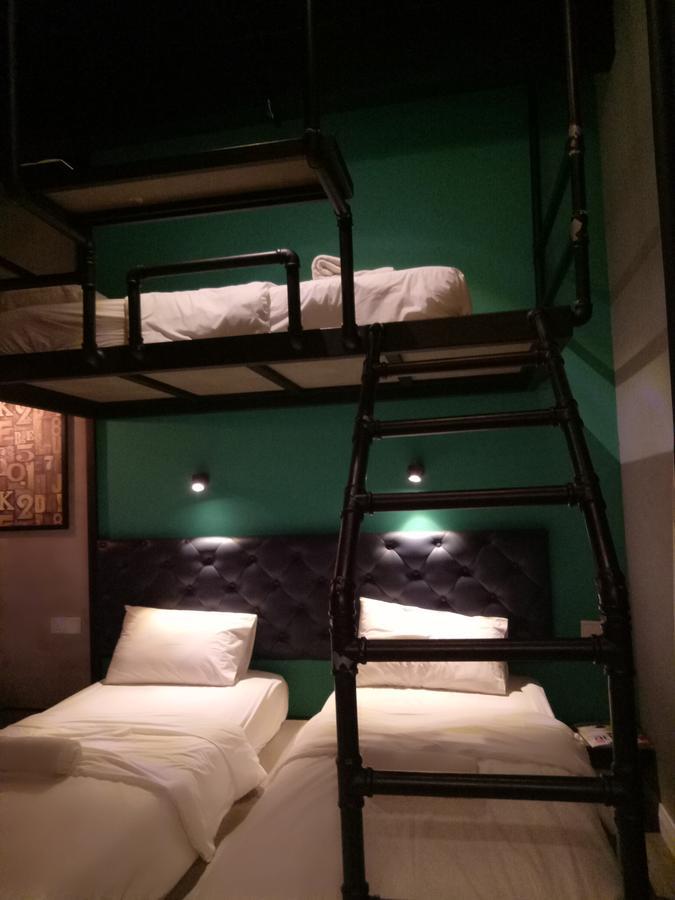 Tube Hotel Klebang Melaka Экстерьер фото
