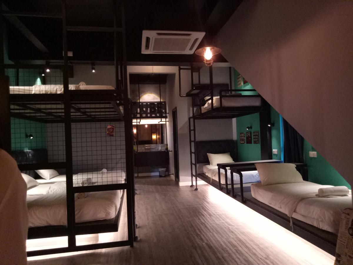 Tube Hotel Klebang Melaka Экстерьер фото