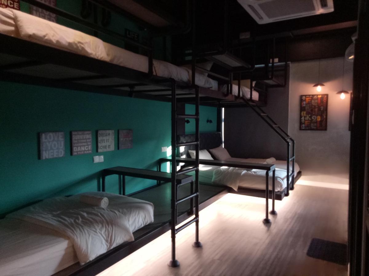 Tube Hotel Klebang Melaka Экстерьер фото
